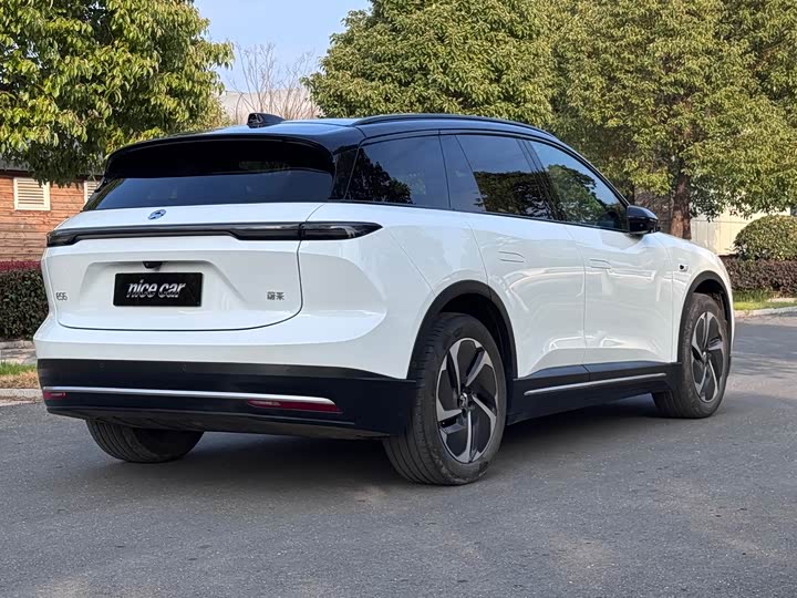 Фото 6 - Nio ES6