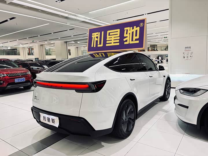 Фото 3 - Tesla Model Y