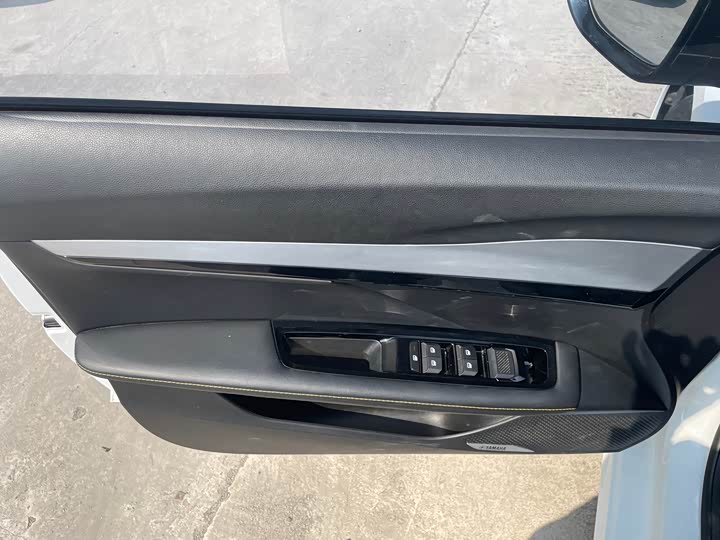 Фото 8 - MG Motor 5 Scorpio