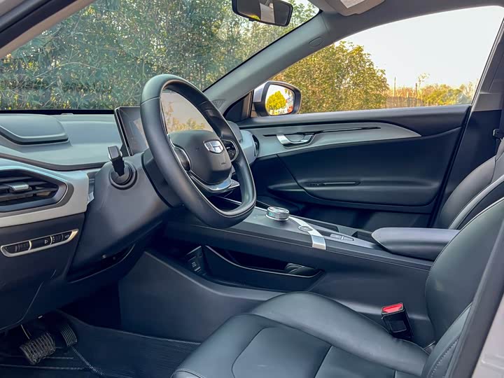 Фото 6 - Geely Geometry A