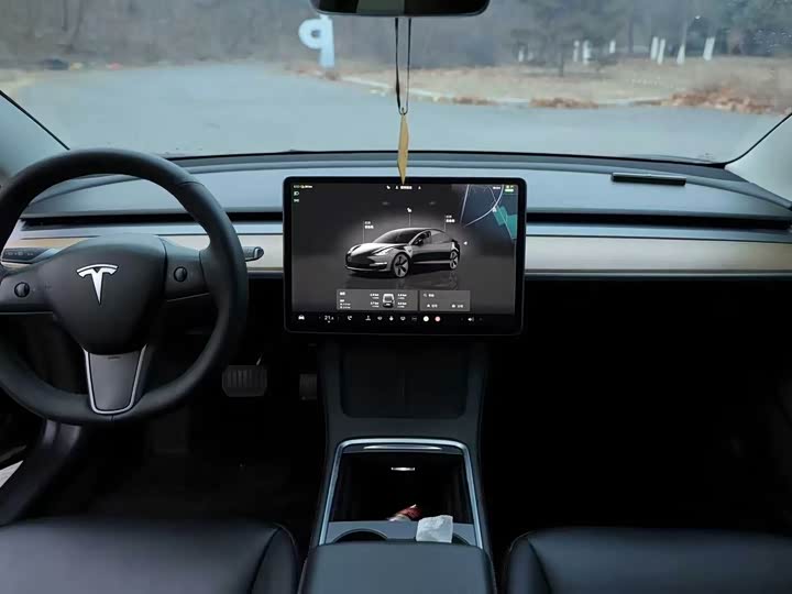 Фото 5 - Tesla Model 3