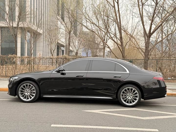 Photo 5 - Mercedes-Benz S-Class
