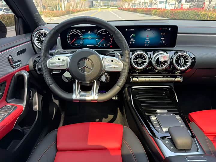 Фото 8 - Mercedes-Benz A-Class AMG