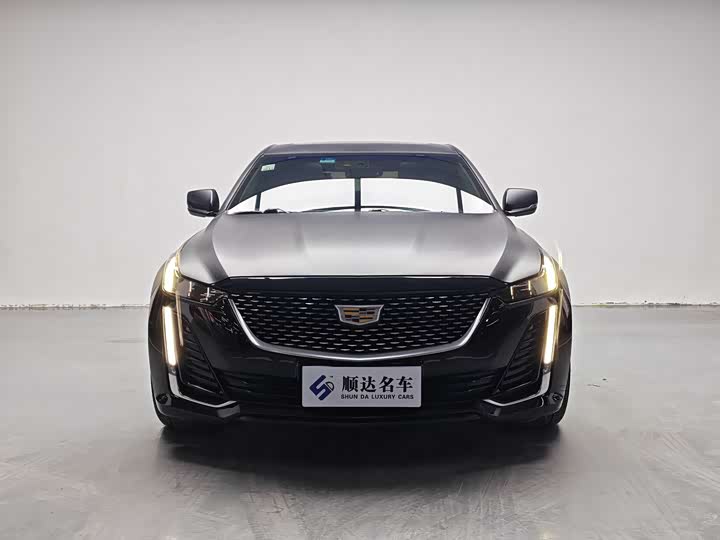 Фото 1 - Cadillac CT5