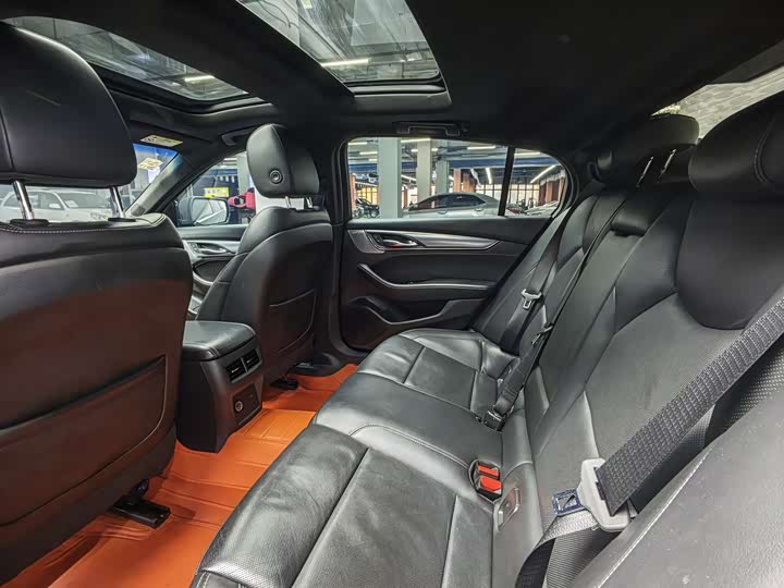 Фото 6 - Cadillac CT5