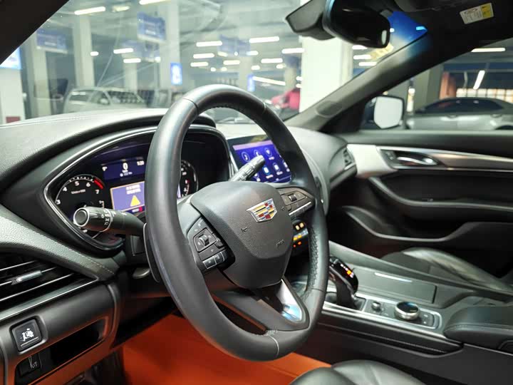 Фото 8 - Cadillac CT5