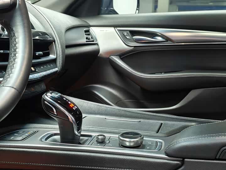 Фото 9 - Cadillac CT5