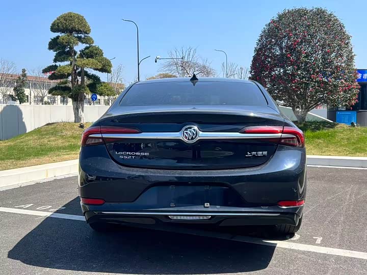 Фото 8 - Buick LaCrosse