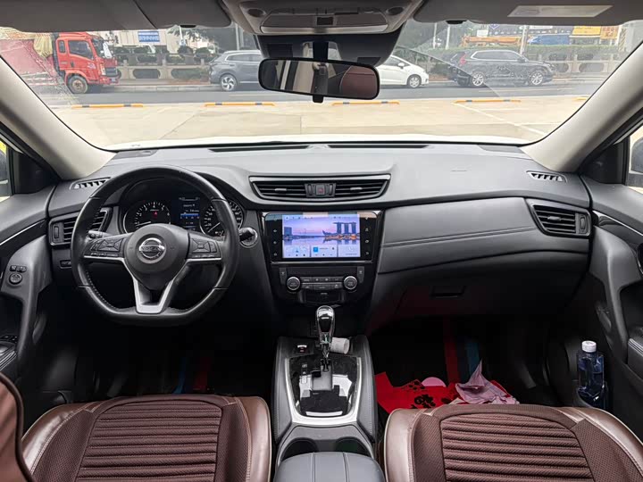 صورة 5 - Nissan X-Trail