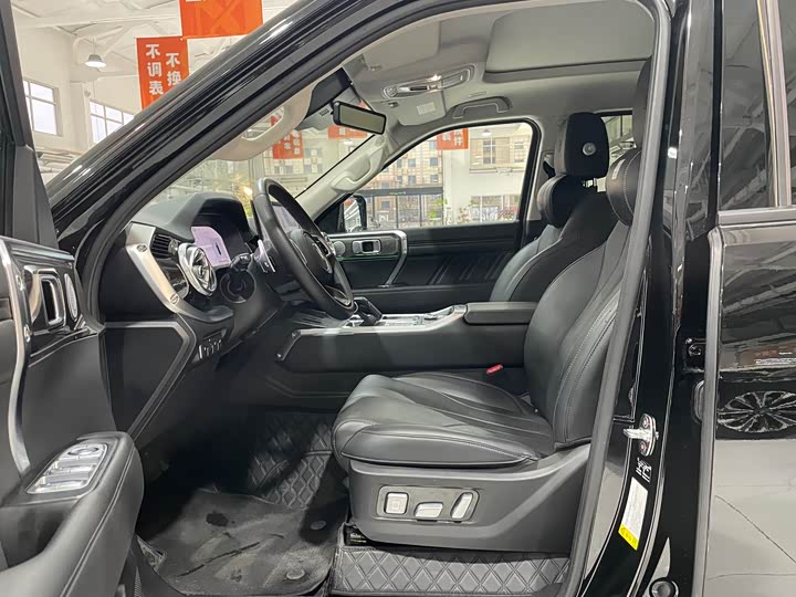 Photo 8 - Tank 400 Hybrid