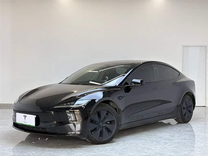 Фото 1 - Tesla Model 3