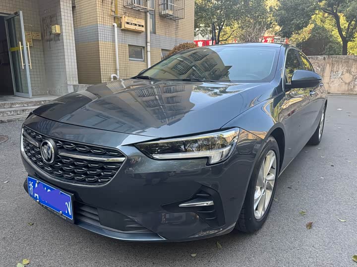 Photo 1 - Buick Regal