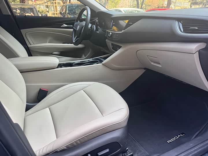 Photo 5 - Buick Regal