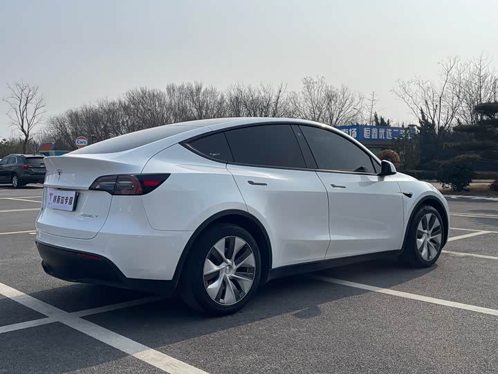 Фото 8 - Tesla Model Y