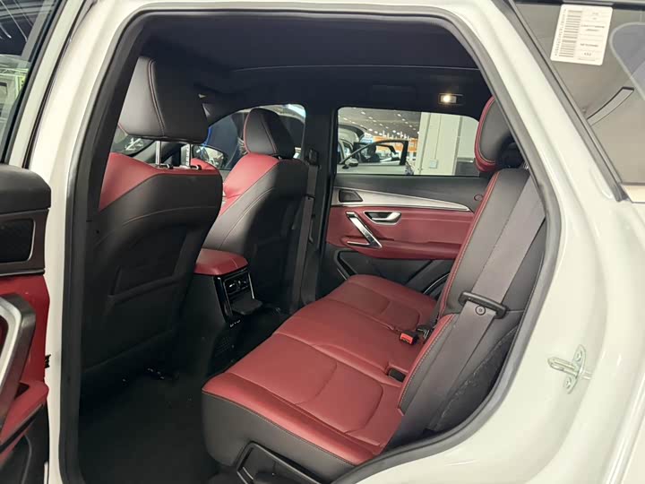 Photo 9 - Jetour X70 Plus