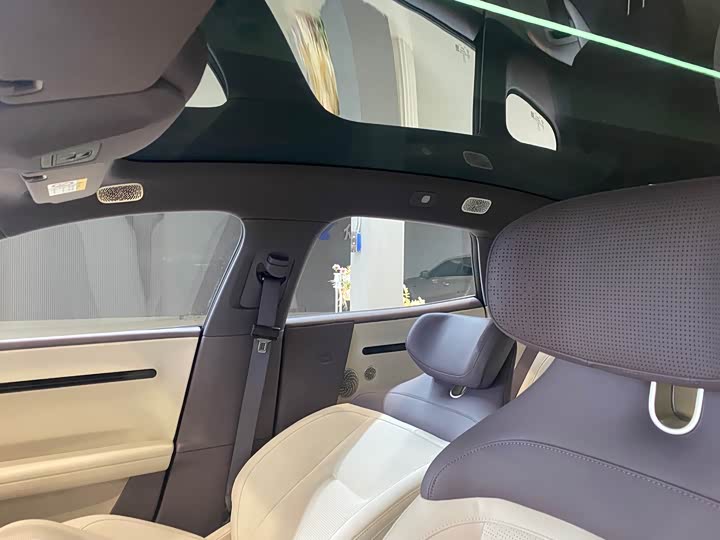 Фото 6 - Avatr 06