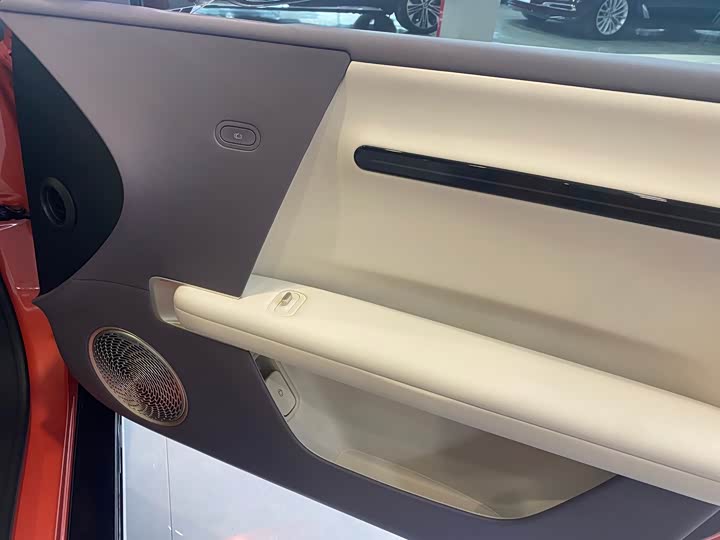 Фото 9 - Avatr 06