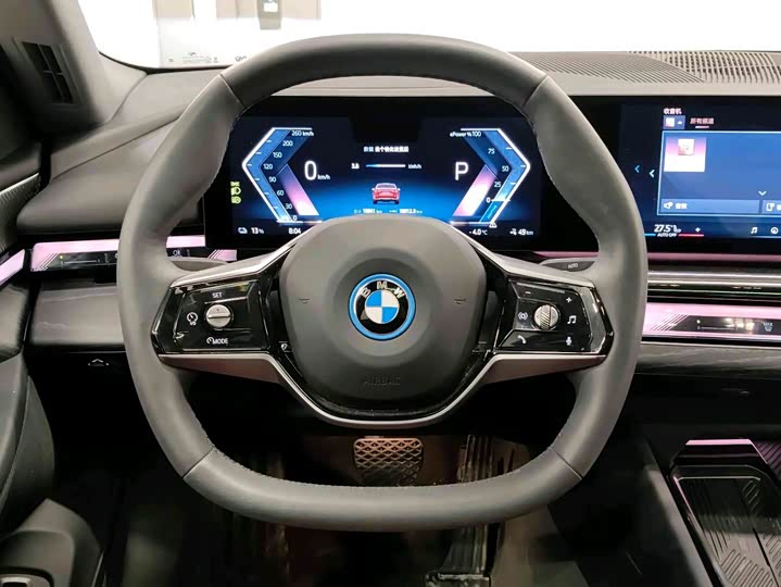 Photo 6 - BMW i5