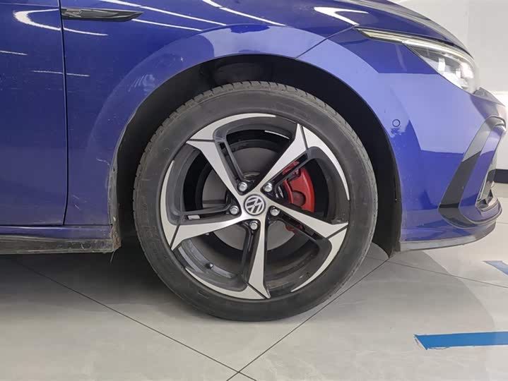 Фото 6 - Volkswagen Golf