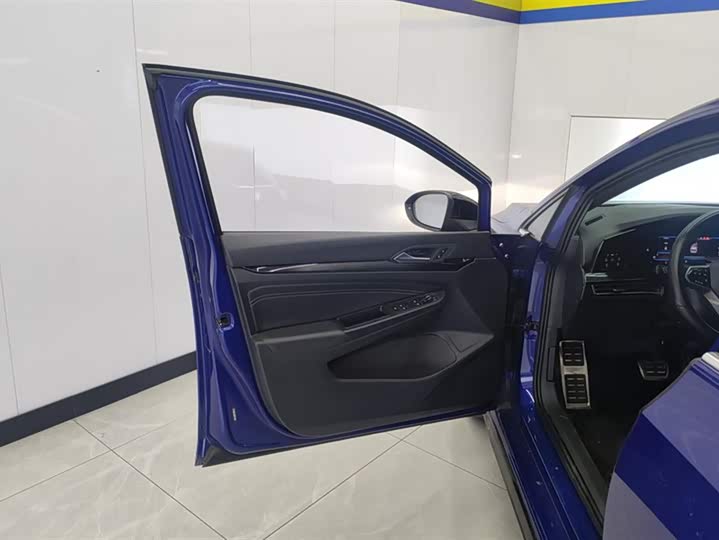 Фото 7 - Volkswagen Golf