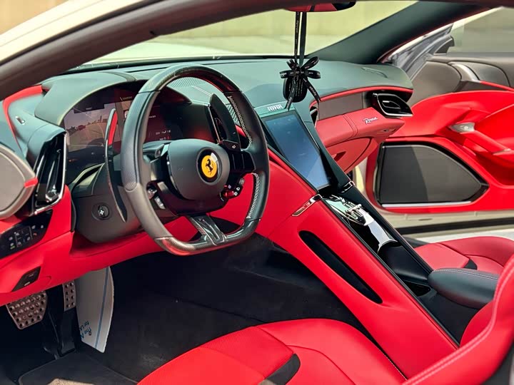 Фото 5 - Ferrari Roma