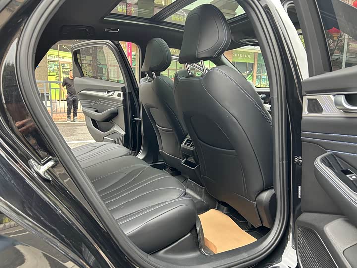 Фото 8 - Geely Preface