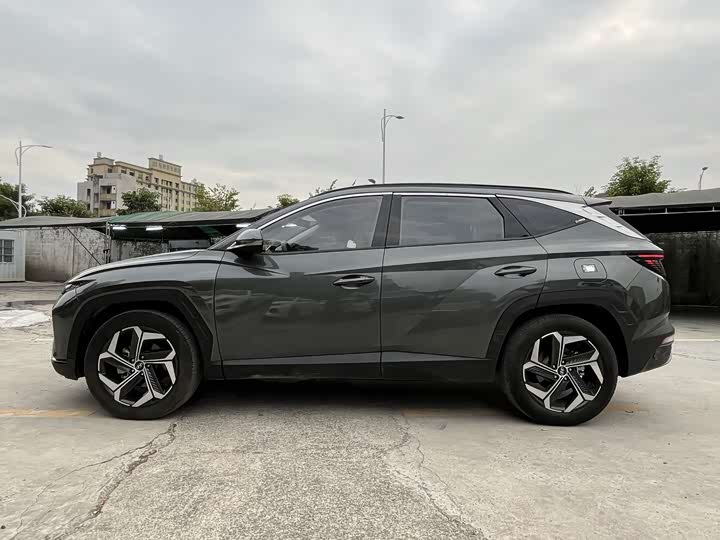 Фото 2 - Hyundai Tucson L