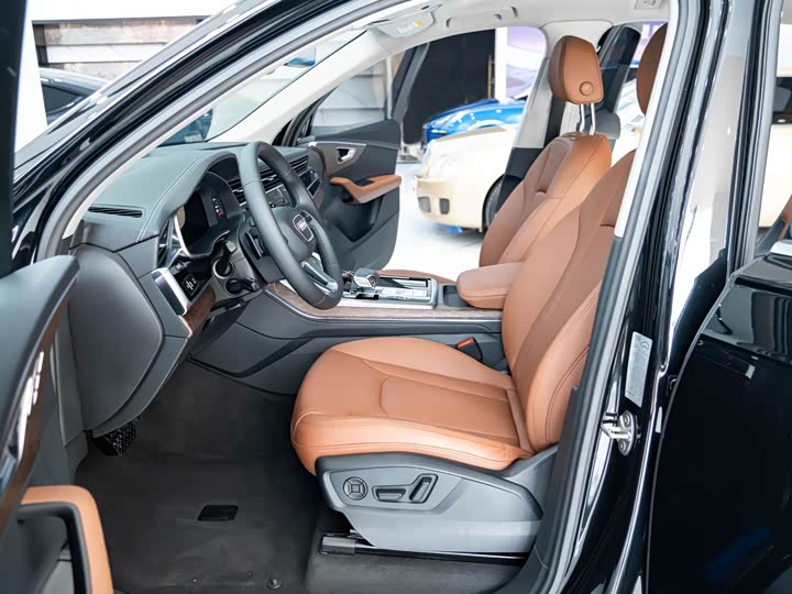 Фото 6 - Audi Q7