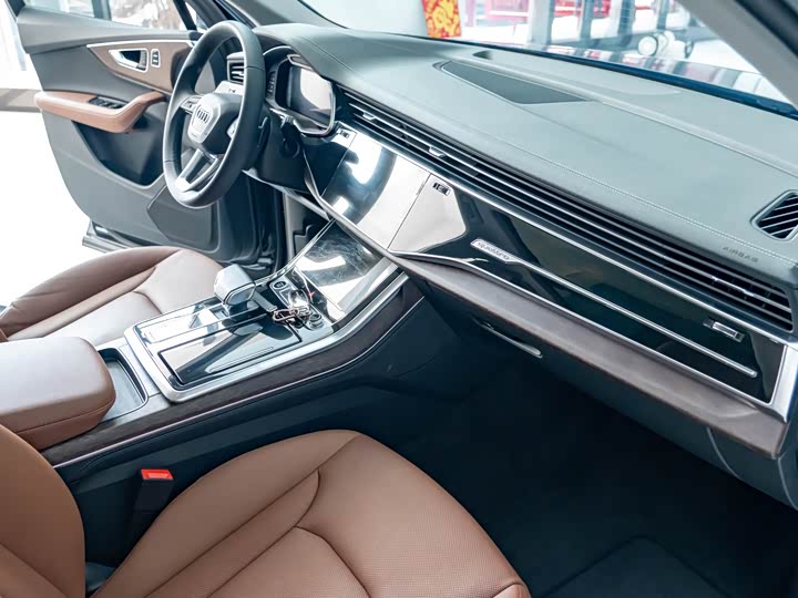 Фото 7 - Audi Q7