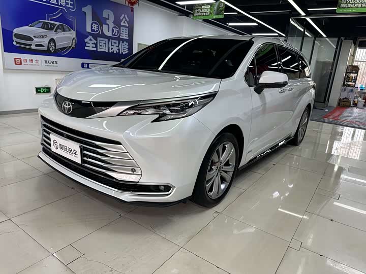 Фото 1 - Toyota Sienna