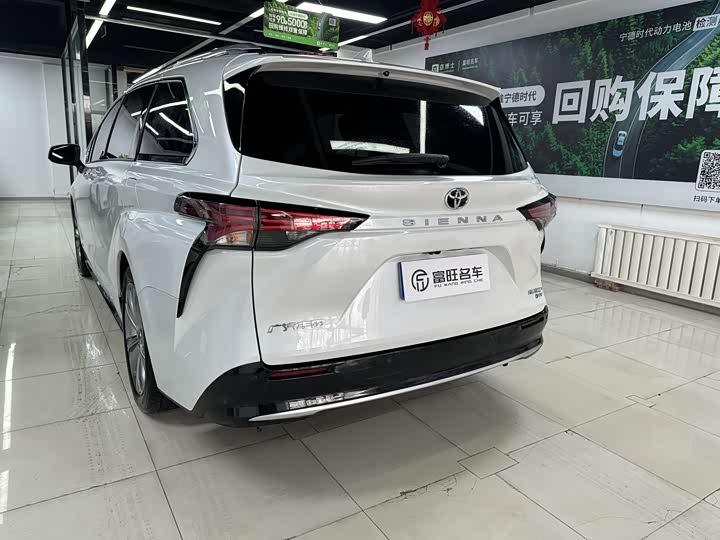 Фото 4 - Toyota Sienna