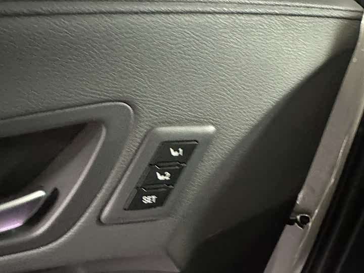 Фото 6 - Toyota Sienna