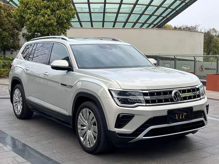 Photo 3 - Volkswagen Teramont Pro