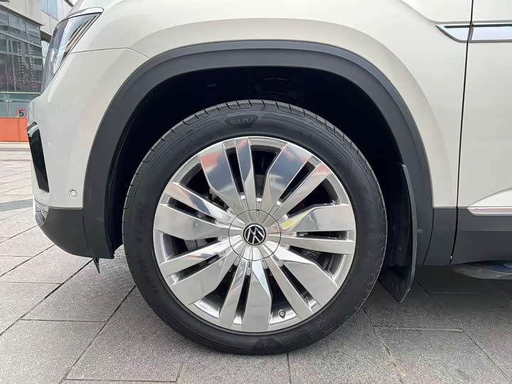 Photo 8 - Volkswagen Teramont Pro