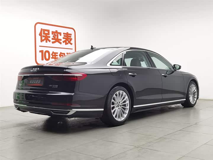 Фото 2 - Audi A8