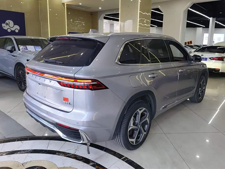 Фото 3 - Geely Monjaro