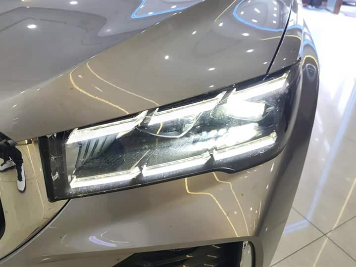 Фото 5 - Geely Monjaro