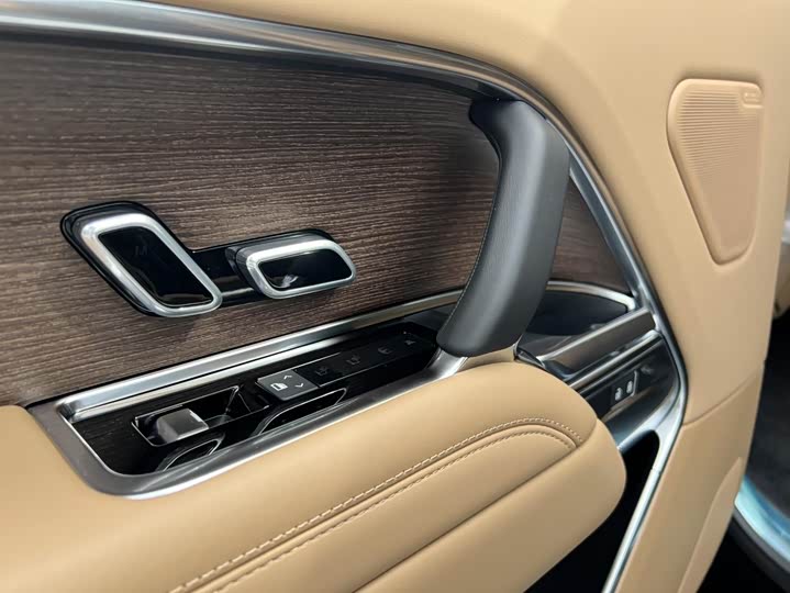 Фото 9 - Land Rover Range Rover