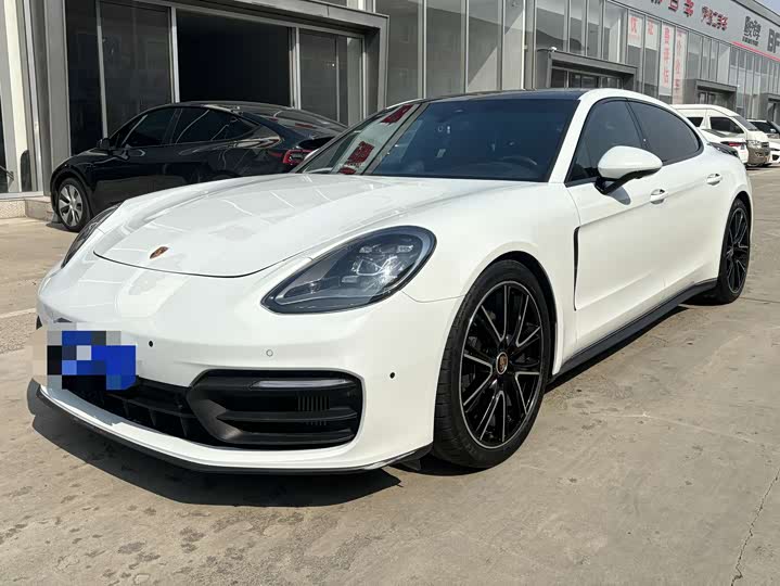 Photo 1 - Porsche Panamera