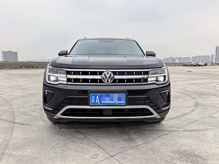 Photo 2 - Volkswagen Teramont Pro