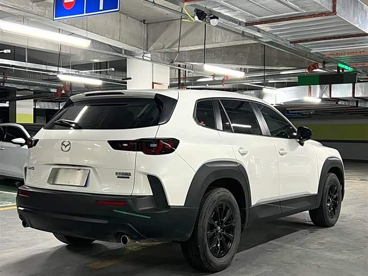 Photo 5 - Mazda CX-50