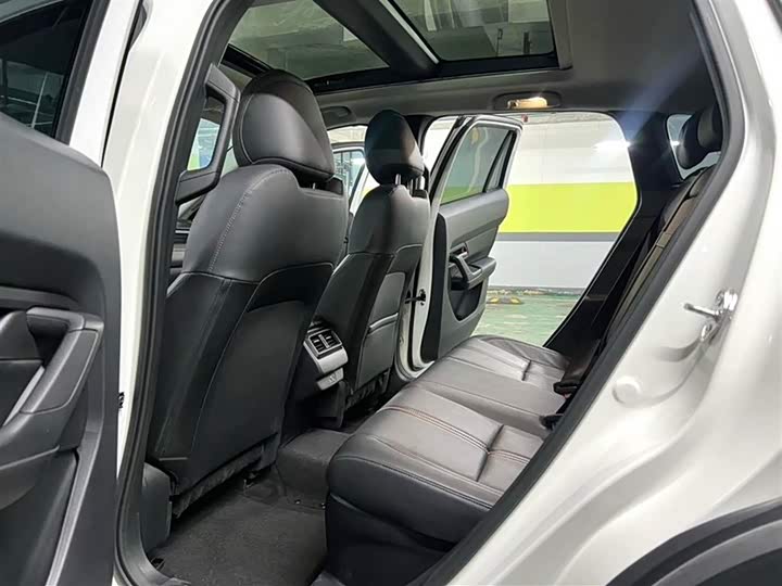 Photo 8 - Mazda CX-50