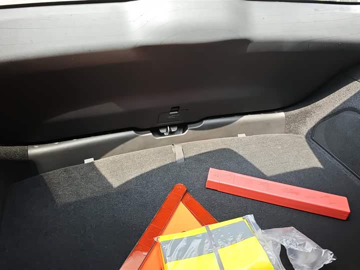 Фото 4 - Changan UNI-T