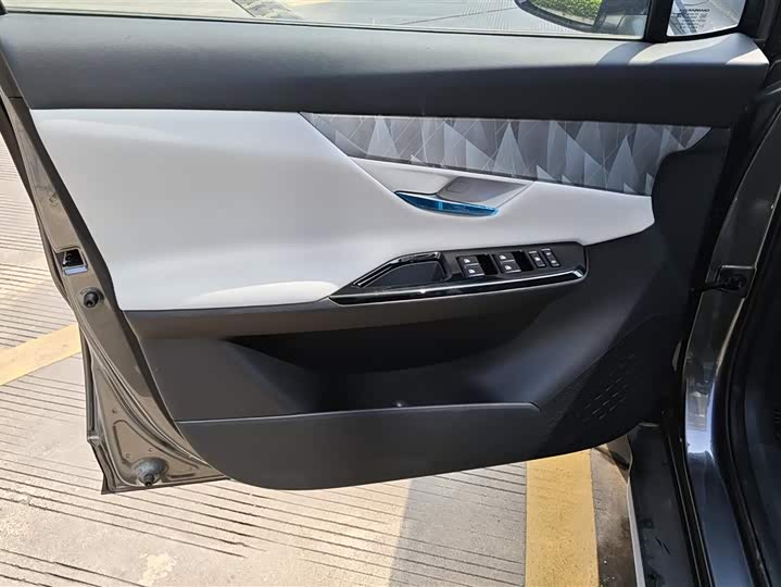 Фото 7 - Changan UNI-T