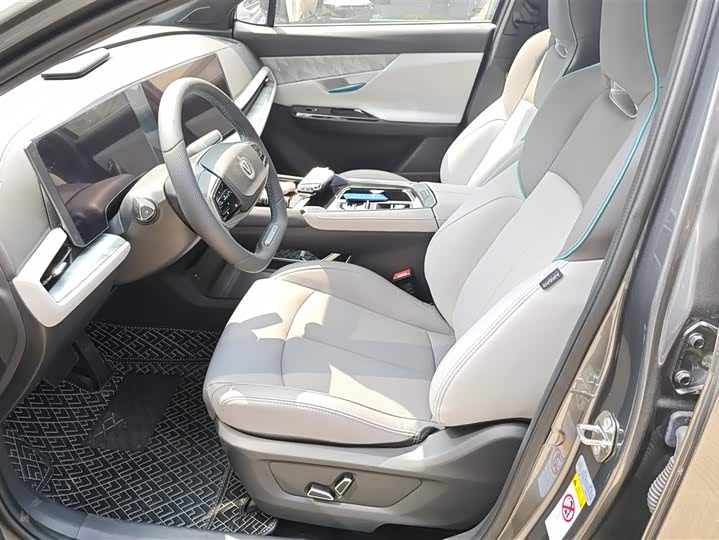 Фото 9 - Changan UNI-T