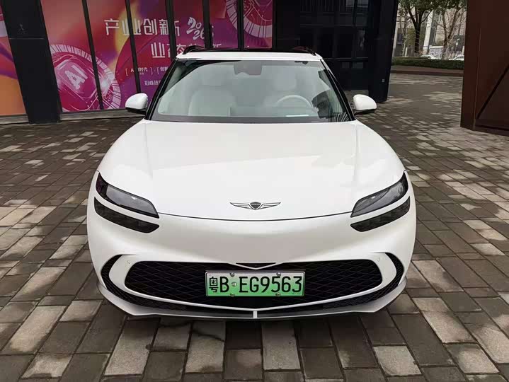 Фото 2 - Genesis GV60