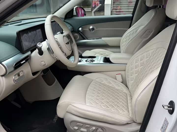 Фото 6 - Genesis GV60