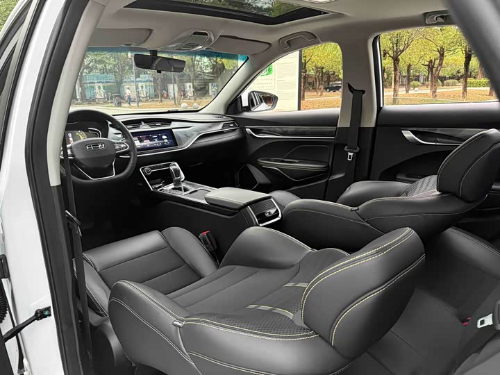 Фото 8 - Geely Binrui