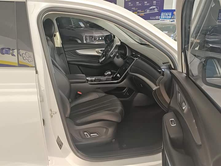 Фото 8 - Roewe RX5 Max