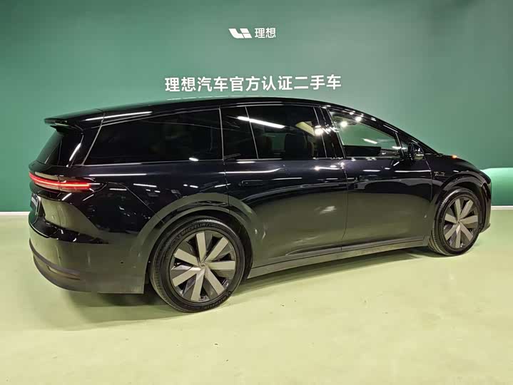 Фото 3 - LiXiang i8